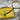 Détail de la croûte de cuir jaune – Sac artisanal Sassi Paris