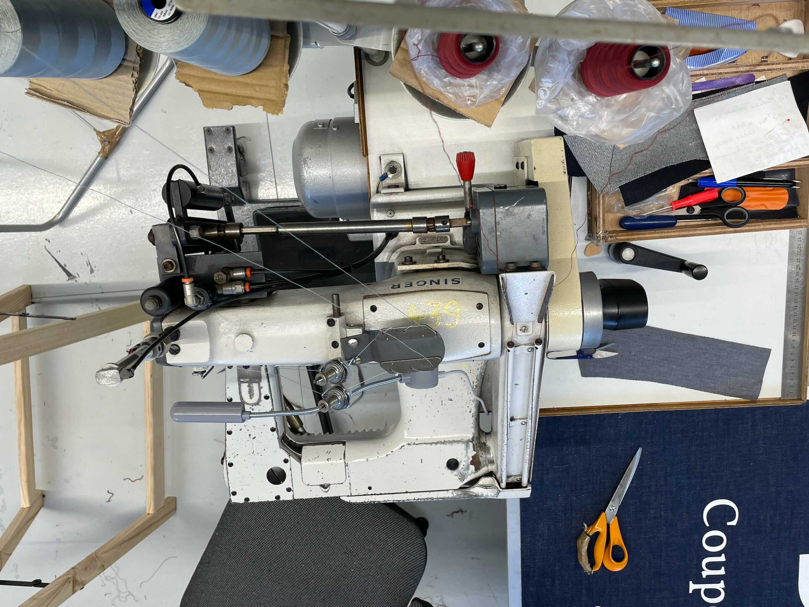 machine à coudre atelier de jeans made in france DAO